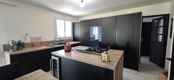 Maison Gigean 4 pièce(s) 140 m2 avec piscine