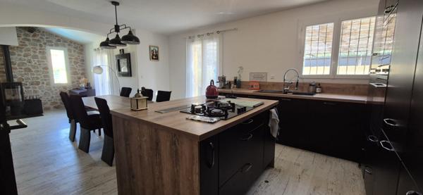 Maison Gigean 4 pièce(s) 140 m2 avec piscine