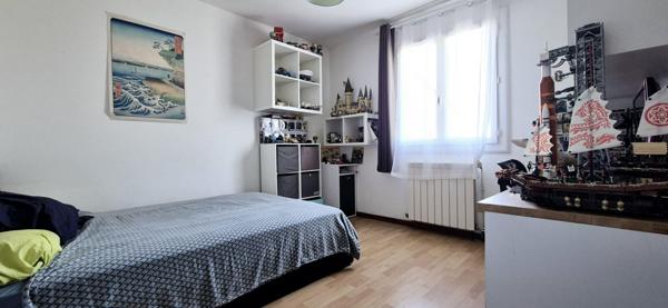 Maison Gigean 4 pièce(s) 140 m2 avec piscine