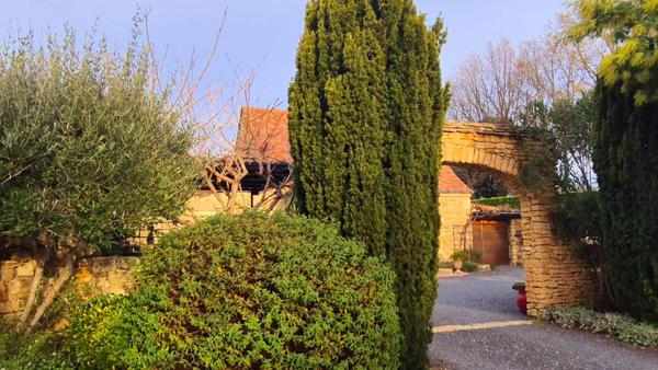LE COUCHÉ DE SOLEIL CHAQUE JOUR, UNE VUE MAGNIFIQUE, CETTE MAISON PERIGOURDINE EN PIERRE DE GRANDE QUALITÉ A TOUT !