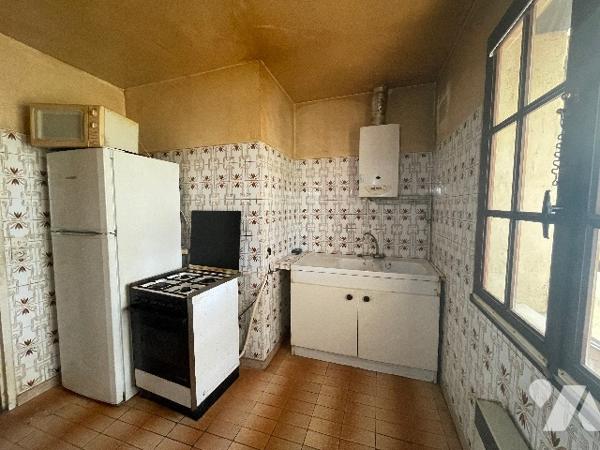 Pavillon plain-pied avec terrasse et garages