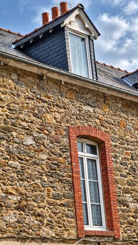DINARD CENTRE DISPONIBLE 03/2027 Charmant 2 pièces de 33 m² Séjour exposé Sud – Chambre côté jardin