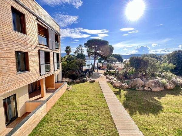 Pianottoli-Caldarello (20131) T2 terrasse de standing pieds dans l'eau – Investissement attractif en Corse