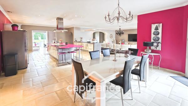 CHALON SUR SAONE, Maison/Villa 370 m², 11 pièces, piscine, dépendances sur 3325 m² de terrain