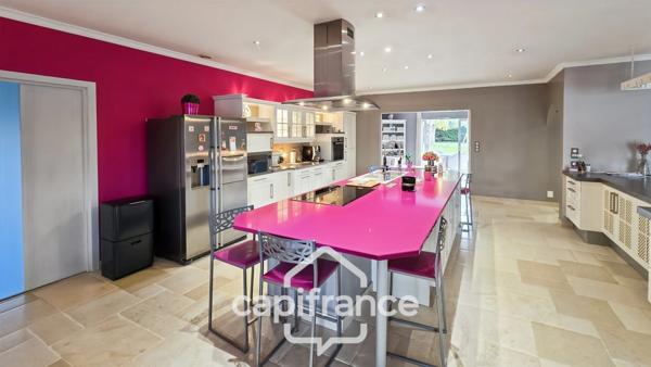 CHALON SUR SAONE, Maison/Villa 370 m², 11 pièces, piscine, dépendances sur 3325 m² de terrain