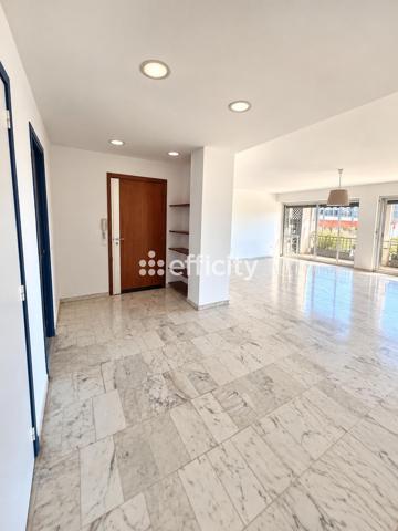 Appartement
         5 pièces
        - 140 m² Bien prestige 529 000 € *