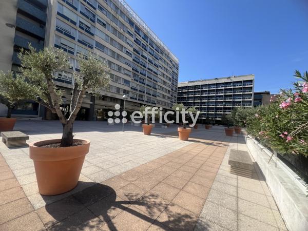 Appartement
         5 pièces
        - 140 m² Bien prestige 529 000 € *