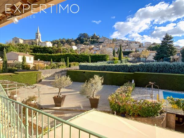 Bonnieux (84480) APPARTEMENT AVEC TERRASSE ET PISCINE AVEC VUE SUR LE VILLAGE DE BONNIEUX