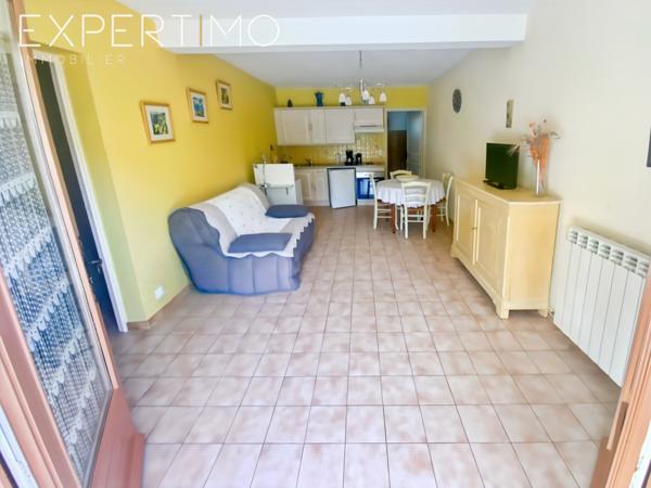 Bonnieux (84480) APPARTEMENT AVEC TERRASSE ET PISCINE AVEC VUE SUR LE VILLAGE DE BONNIEUX