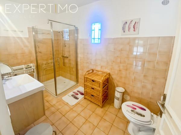 Bonnieux (84480) APPARTEMENT AVEC TERRASSE ET PISCINE AVEC VUE SUR LE VILLAGE DE BONNIEUX