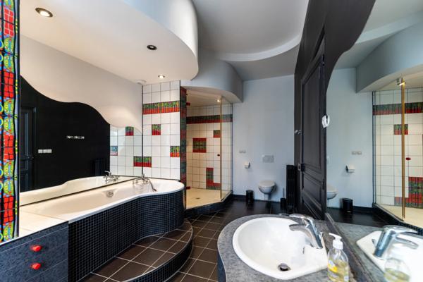 Maison de caractère de 264 m² avec maison secondaire de 64 m² au cœur de la ville de SAUMUR (49)