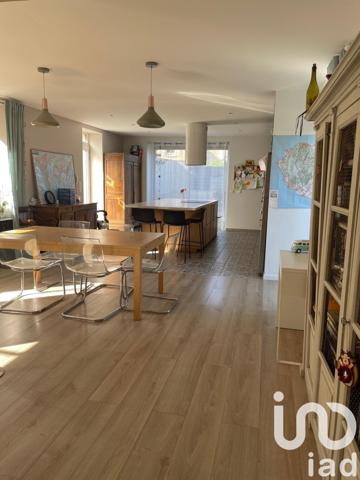 Maison traditionnelle 6 pièces de 152 m² à Tournon-sur-Rhône (07300)