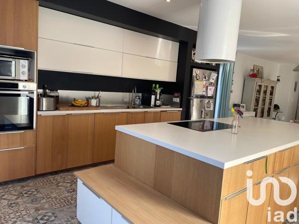 Maison traditionnelle 6 pièces de 152 m² à Tournon-sur-Rhône (07300)