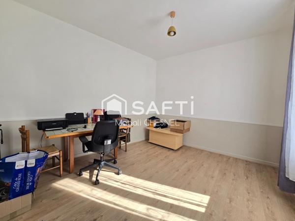 Immeuble d'environ 250 m² sur un terrain d'environ 287 m² à PLOUARET