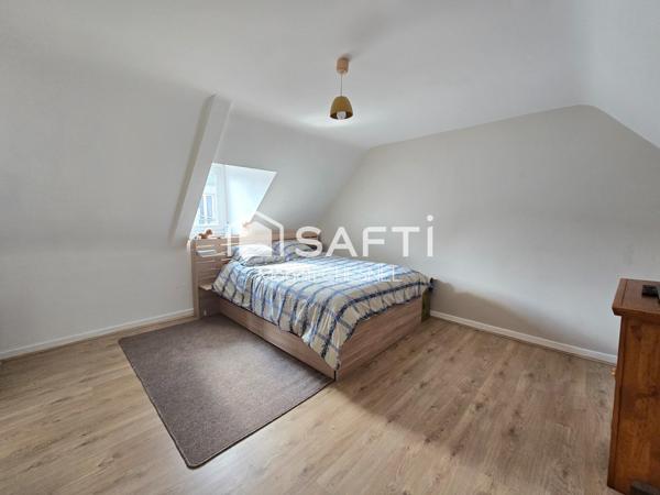 Immeuble d'environ 250 m² sur un terrain d'environ 287 m² à PLOUARET