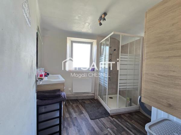 Immeuble d'environ 250 m² sur un terrain d'environ 287 m² à PLOUARET