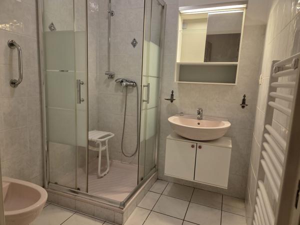 Appartement de 2003, 3 chambres, ascenseur, terrasse