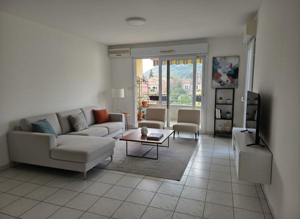 Appartement de 2003, 3 chambres, ascenseur, terrasse