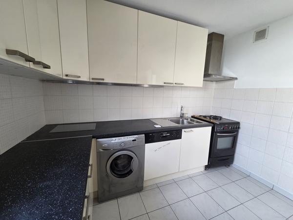 Appartement de 2003, 3 chambres, ascenseur, terrasse