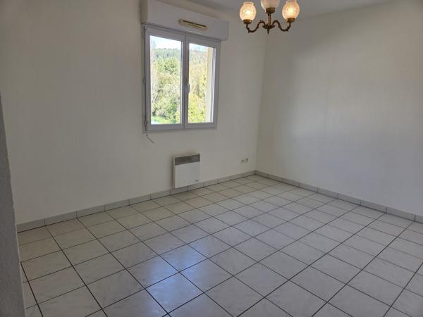 Appartement de 2003, 3 chambres, ascenseur, terrasse