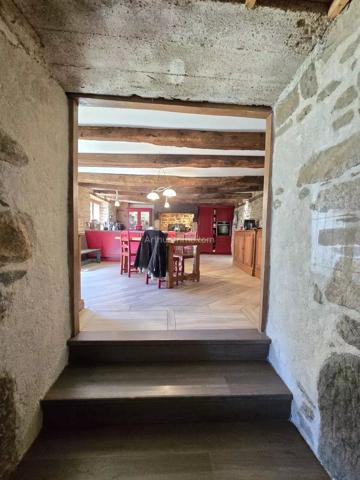 Vente                                                      Maison
                        
                     9 pièces                      190 m2                     à Languidic