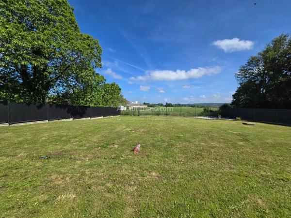 Vente                                                      Maison
                        
                     9 pièces                      190 m2                     à Languidic