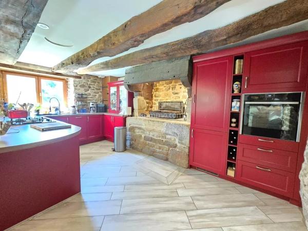 Vente                                                      Maison
                        
                     9 pièces                      190 m2                     à Languidic