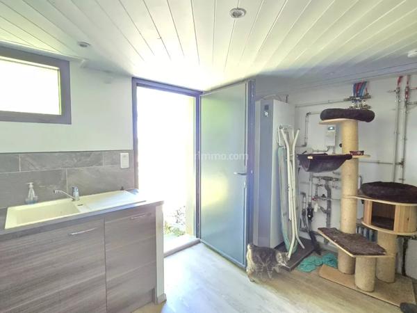 Vente                                                      Maison
                        
                     9 pièces                      190 m2                     à Languidic