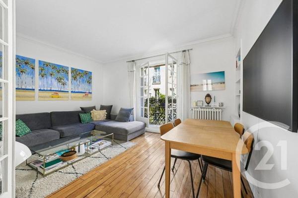 Appartement F3 à vendre  3 pièces - 83,11 m 2   PARIS  - 75018