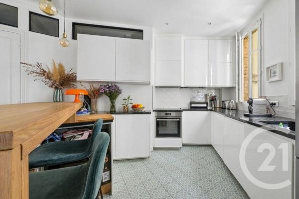 Appartement F3 à vendre  3 pièces - 83,11 m 2   PARIS  - 75018