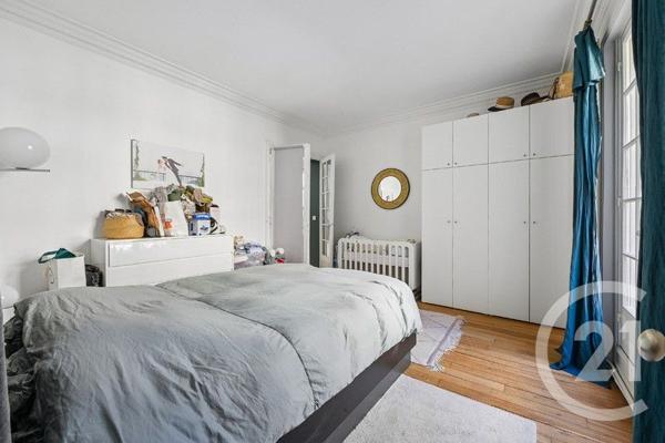 Appartement F3 à vendre  3 pièces - 83,11 m 2   PARIS  - 75018