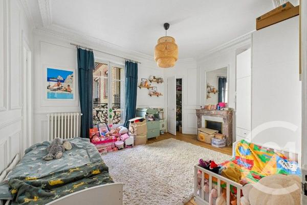 Appartement F3 à vendre  3 pièces - 83,11 m 2   PARIS  - 75018