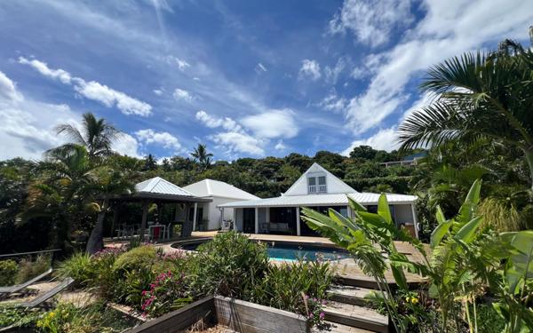 Maison à vendre    7 pièces • 200 m2 Saint-Pierre