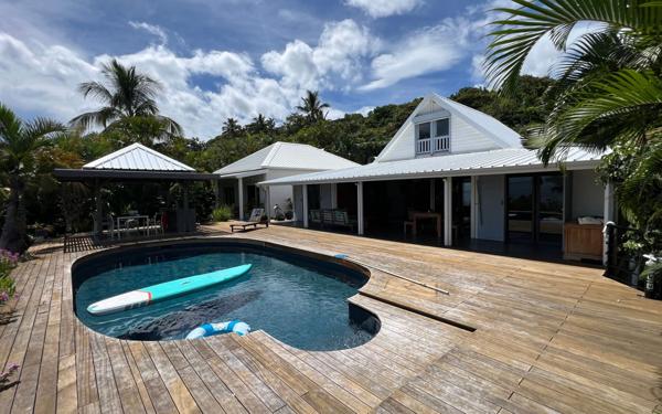 Maison à vendre    7 pièces • 200 m2 Saint-Pierre