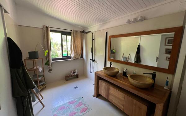 Maison à vendre    7 pièces • 200 m2 Saint-Pierre