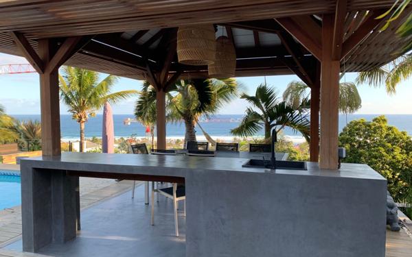 Maison à vendre    7 pièces • 200 m2 Saint-Pierre