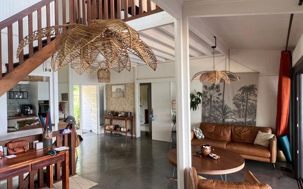 Maison à vendre    7 pièces • 200 m2 Saint-Pierre