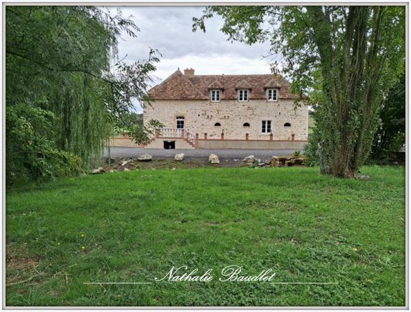 Brûlon (72350) Ancien moulin de 9 pièces (7 chambres) sur 4965m² de terrain