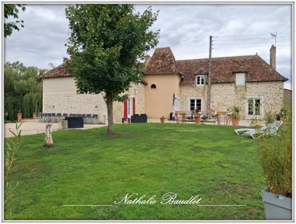 Brûlon (72350) Ancien moulin de 9 pièces (7 chambres) sur 4965m² de terrain