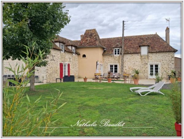 Brûlon (72350) Ancien moulin de 9 pièces (7 chambres) sur 4965m² de terrain
