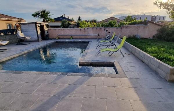 Maison rénovée avec partie indépendante de 60m2