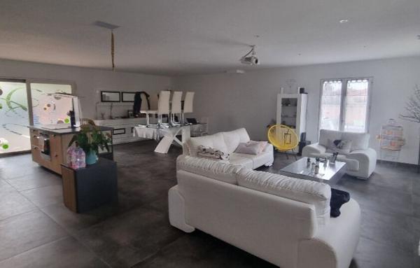 Maison rénovée avec partie indépendante de 60m2