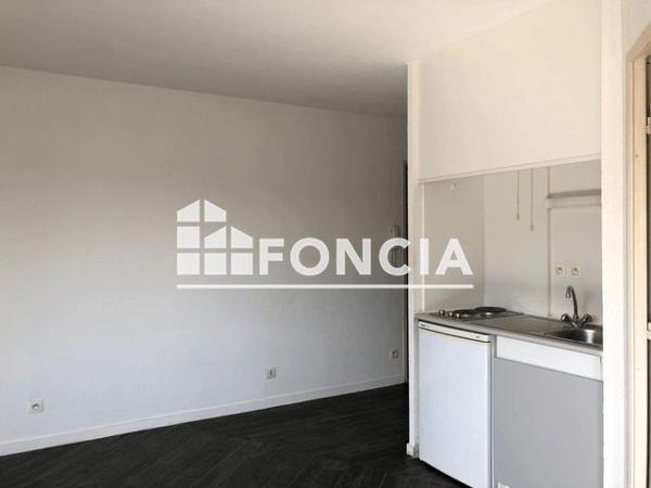 Location Studio 32.68 m² - RUE H.BATAILLE/AV JEAN JAURES Nimes 30900