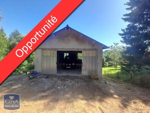 Local professionnel à vendre 122m²