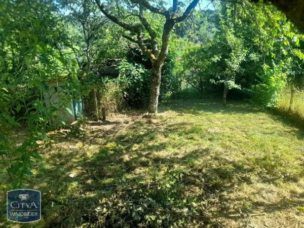 Local professionnel à vendre 122m²