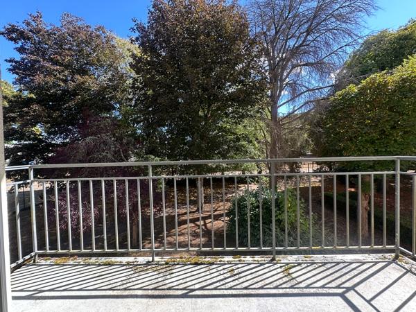 Annexe + parking + appartement