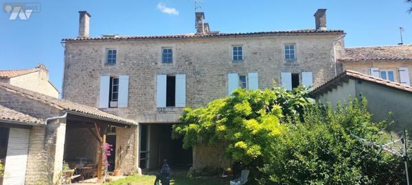 Maison à vendre à Brioux-sur-Boutonne dans les Deux-Sèvres (79170), ref : MR13263