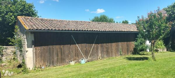 Maison à vendre à Brioux-sur-Boutonne dans les Deux-Sèvres (79170), ref : MR13263