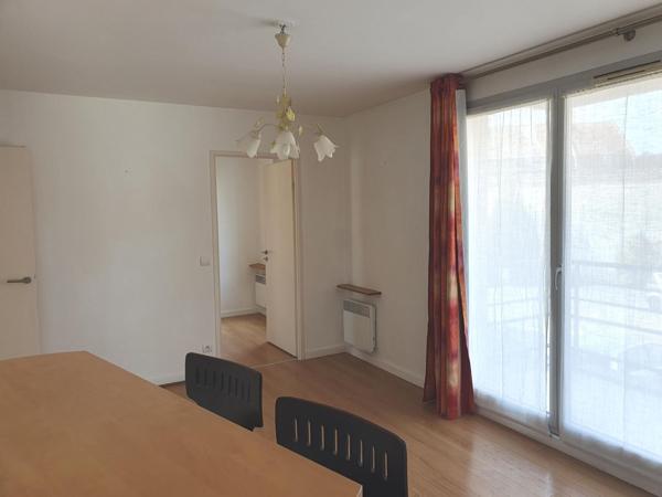 Tourcoing Quai de Charbourg appartement T2 avec balcon et parking