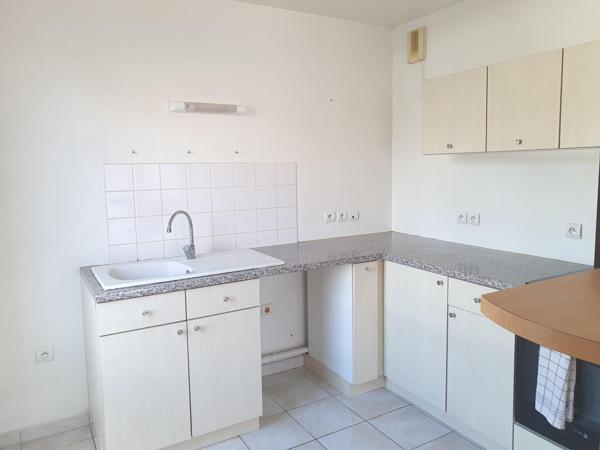 Tourcoing Quai de Charbourg appartement T2 avec balcon et parking